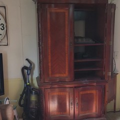 Entertainment center
