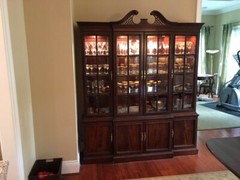 Hickory White illuminated china cabinet, mahogany.  Shipping paid by buyer.