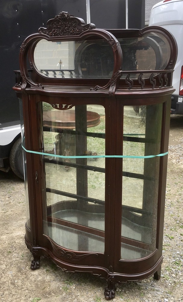 CARVED ART NOUVEAU MAHOGANY SERPENTINE DOOR CHINA CABINET