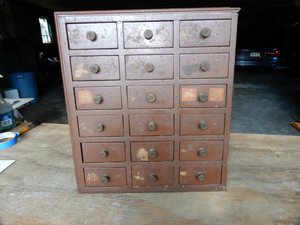 ANTIQUE 18 DRAWER WOODEN APOTHECARY CABINET