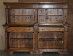 ITALIAN BURR PIPPY OAK PANELLED LARGE GEOMETRIC MARQUETRY HOUSEKEEPERS CUPBOARD