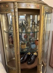 Vintage Louis XV Curio Cabinet – Bowed Glass – Locking Door – Glass Shelves