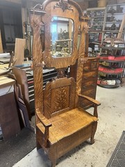 Oak Hall Seat