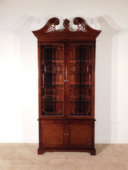 KINDEL Winterthur Collection Mahogany 2 Piece Display Curio Cabinet Breakfront