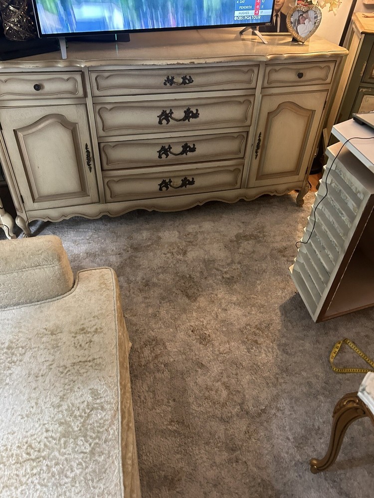 vintage french provincial furniture
