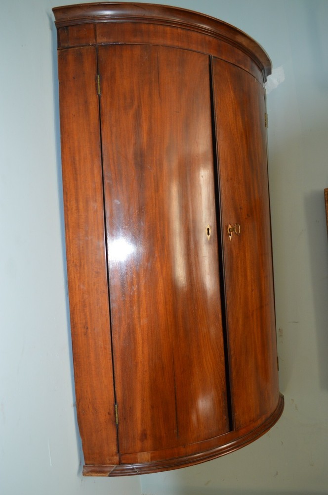 Corner Cupboard Mahogany English Georgian Period (C. 1790)