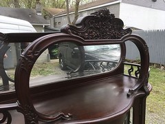 CARVED ART NOUVEAU MAHOGANY SERPENTINE DOOR CHINA CABINET