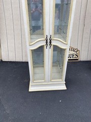 65352 Decorator Curio Cabinet HEKMAN French Regency ???
