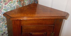 Exquisite Antique GEORGIAN HANGING Corner WALL CABINET