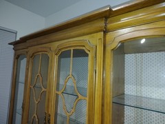 Thomasville Vintage Lighted China Display Hutch