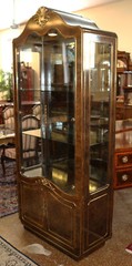 Mastercraft Burled Wood Hollywood Regency Style Display Curio Cabinet