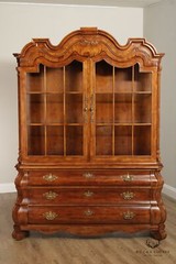 Henredon Viennese Collection Baroque Style Bombe China Cabinet