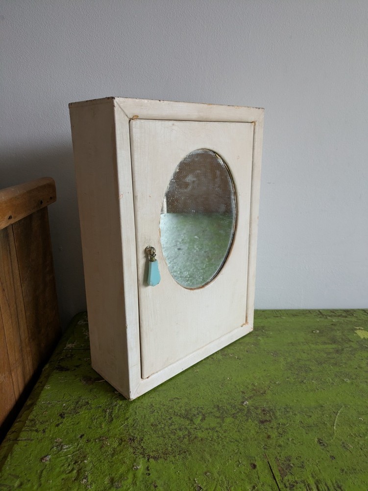 Vintage Art Deco 20s 30s Bathroom metal medical wall cabinet with mirror White