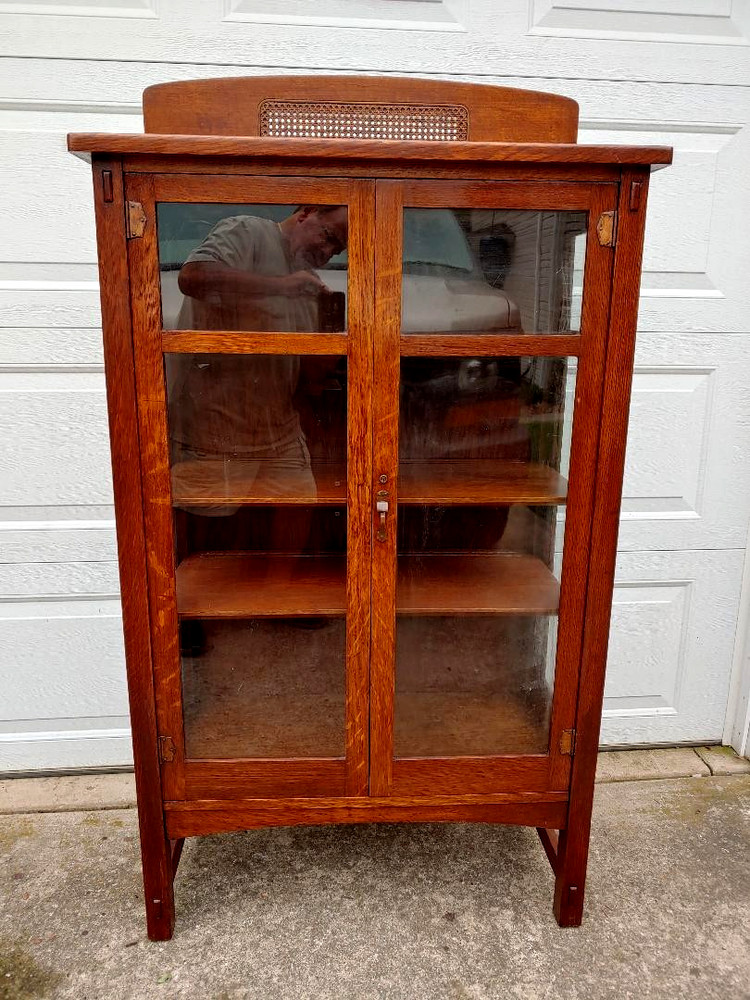 SUPER LIMBERTS ARTS & CRAFTS CHINA CABINET W/ PEGGED TENONS & HAMMERED HINGES