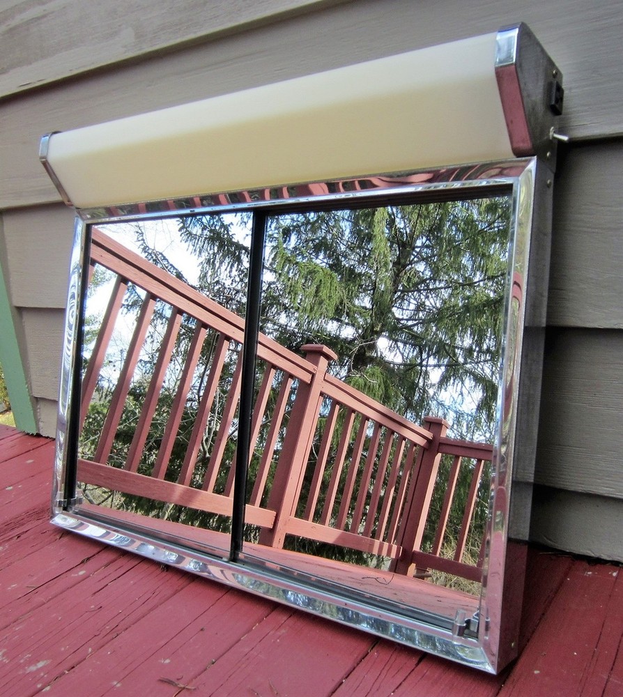 Vintage NATTCO Mirr-O-Nette Chrome Mirror Medicine Cabinet Lighted Lucite Knobs