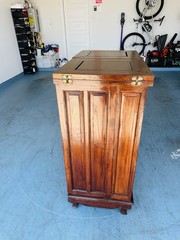 Beautiful Vintage Mid Century Dark Walnut Wood Beverage Dry Bar Cabinet