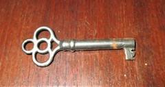 ANTIQUE USA VICTORIAN WOOD FURNITURE CABINET CAST IRON KEY LOCK HOME WALL SHELF