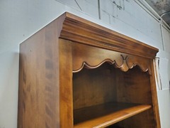 Ethan Allen Bookcase French Country Display Cabinet Shell Carved Fin. 236 B