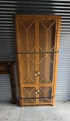 ✨️Beautiful vintage late 1970s cabinet with geometric pattern design doors✨️