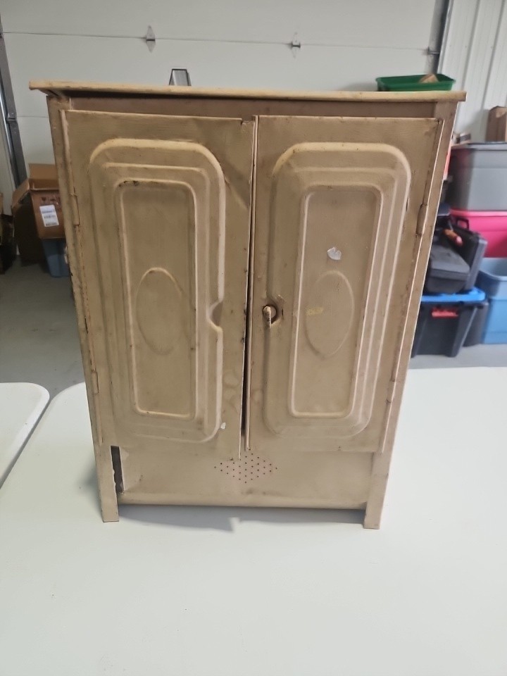 cupboard cabinet tin 20 x 14 x 8 fruit vegetable original 1940