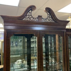 VTG 1950s MCM American of Martinsville Solid Mahogany Curio Display Cabinet 89″H