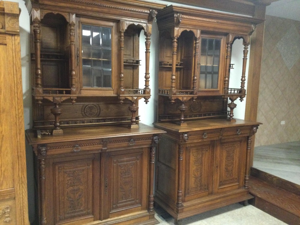 ANTIQUE SOLID OAK EUROPEAN CUPBOARDS W KEY ORNATE