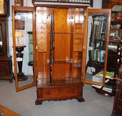 Antique Oak Gun Cabinet – original finish