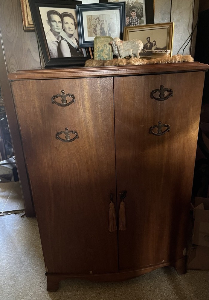 Antique Brown Wood Freestanding Cabinet 2 Slab Doors Pull Handles 40x28x25