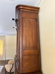 Early 19th Century Louis XV French Provincial Oak China Cabinet or Buffet Deux C