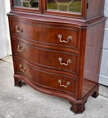 Vintage Chippendale Style Mahogany China Cabinet Hutch Serpentine Swan Neck