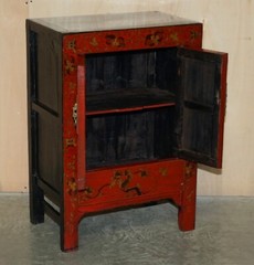 FINE ORIENTAL ANTIQUE CHINESE HAND PAINTED LACQUERED LARGE SIDE TABLE CUPBOARD