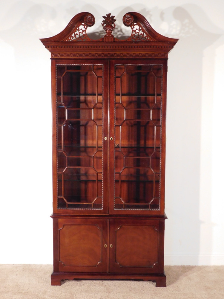KINDEL Winterthur Collection Mahogany 2 Piece Display Curio Cabinet Breakfront