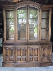 Beautiful Ethan Allen China Cabinet From The Classic Manor Line
