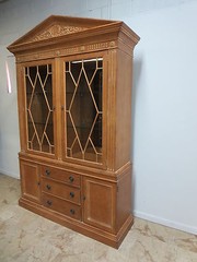 Henredon Monumental Aegean Crystal Curio China Carved Hutch Cabinet