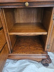 Vtg Country French Louis XV Quarter Sawn Oak China Cabinet Hutch Carved 1930s