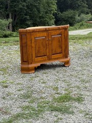 DR Dimes corner cupboard in strong tiger maple for Colonial Williamsburg.