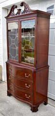 Vintage Chippendale Style Mahogany China Cabinet Hutch Serpentine Swan Neck