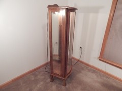 Vintage Curio Cabinet Wooden & Glass; Lighted, Mirrored, Glass Shelves, Lock Key