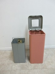 Vintage 1950s Industrial Dental Cabinet Trash Can Waste Basket mechanical Lid B