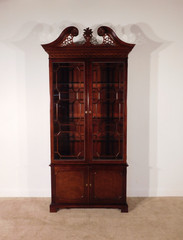KINDEL Winterthur Collection Mahogany 2 Piece Display Curio Cabinet Breakfront
