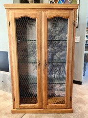 🌿 Vintage Oak Display Cabinet – Chicken Wire Curio Hutch Glass Shelves Cottage