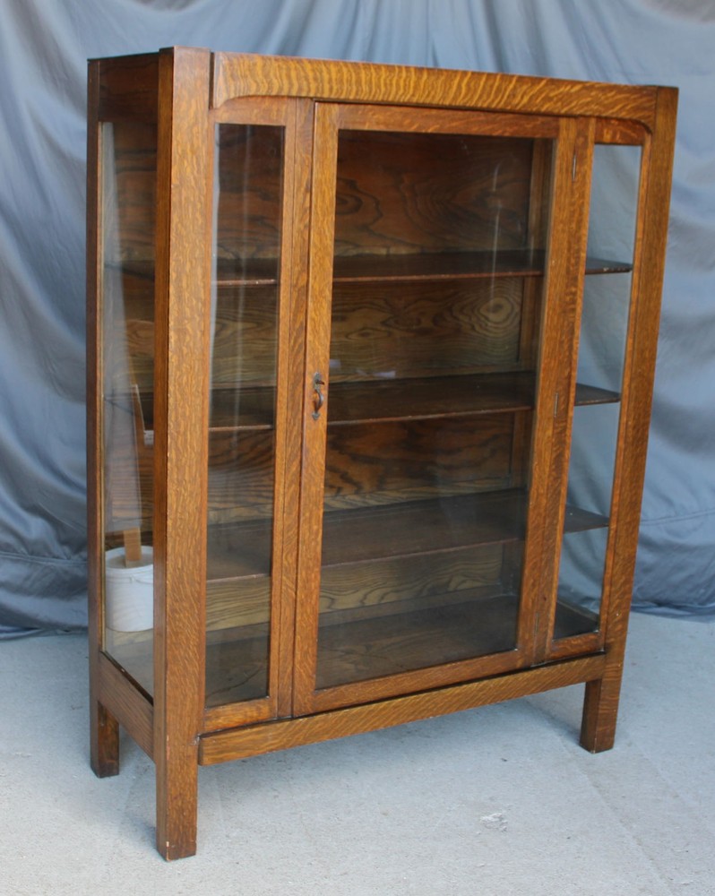 Antique Mission Oak Arts and Crafts China Curio Cabinet