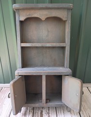 VtgWallShelfCupboardPaintedWoodDoorsFolkArtPrimitiveRetroGrannyCottageCore60s80s