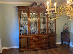Thomasville Mahogany Georgian Collection Breakfront China Cabinet