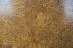 Queen Anne Burl Veneer Mirror by Baker Furniture in Excellent Condition 