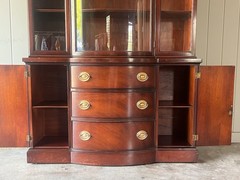 Vintage 1950s Drexel New Travis Court Mahogany Bow FrontChina Cabinet Hutch