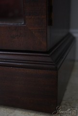 71046: HENREDON Chippendale Style 2 Door Mahogany Curio Cabinet