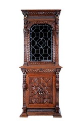 19TH CENTURY FLEMISH OAK AND STAIN GLASS CABINET