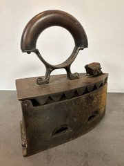 Antique Vintage Laundry Clothes House Work Iron