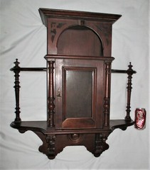 ANTIQUE USA VICTORIAN WOOD FURNITURE CABINET CAST IRON KEY LOCK HOME WALL SHELF